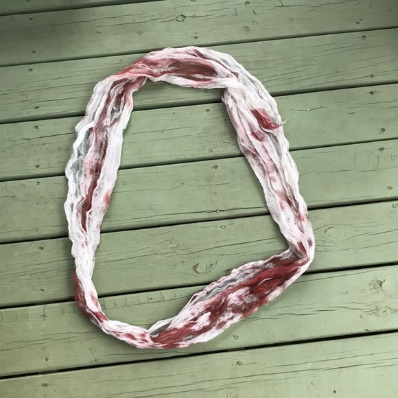 ๐๐๐ง๐ปโโ๏ธ๐งโโ๏ธ๐จBloody Infinity Scarf - Picture 3 of 4